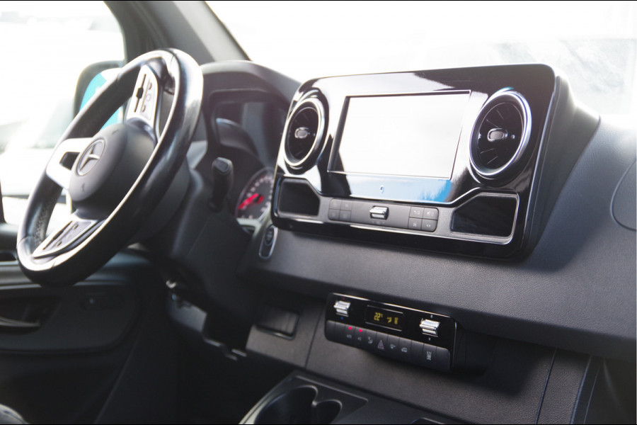 Mercedes-Benz Sprinter 319 3.0 CDI V6 L2H2 AUT. LED, 360 CAMERA, ADAPT. CRUISE, TREKHAAK, MBUX 10'', STANDKACHEL, NAVI, CLIMA, PARKEERSENSOREN, APPLE C
