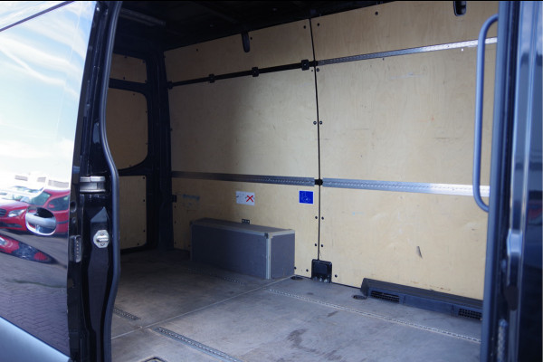 Mercedes-Benz Sprinter 319 3.0 CDI V6 L2H2 AUT. LED, 360 CAMERA, ADAPT. CRUISE, TREKHAAK, MBUX 10'', STANDKACHEL, NAVI, CLIMA, PARKEERSENSOREN, APPLE C