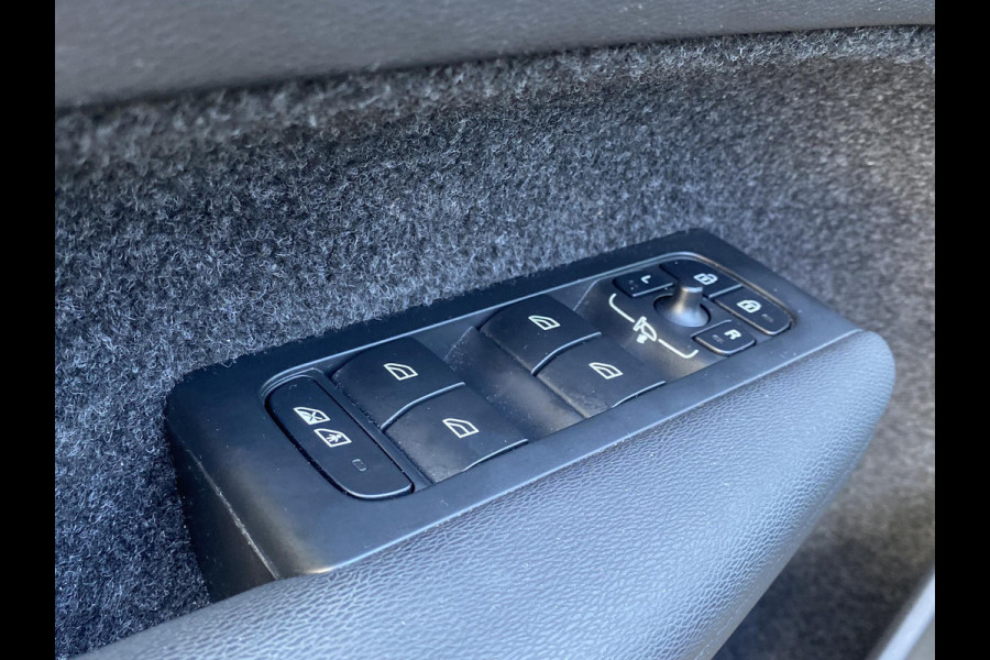 Volvo C40 Recharge Plus 69 kWh STOEL/ STUURVERW. | PANO| WARMTEPOMP| ELEK. TREKHAAK| ELEK. ACHTERKLEP| DODE HOEK|