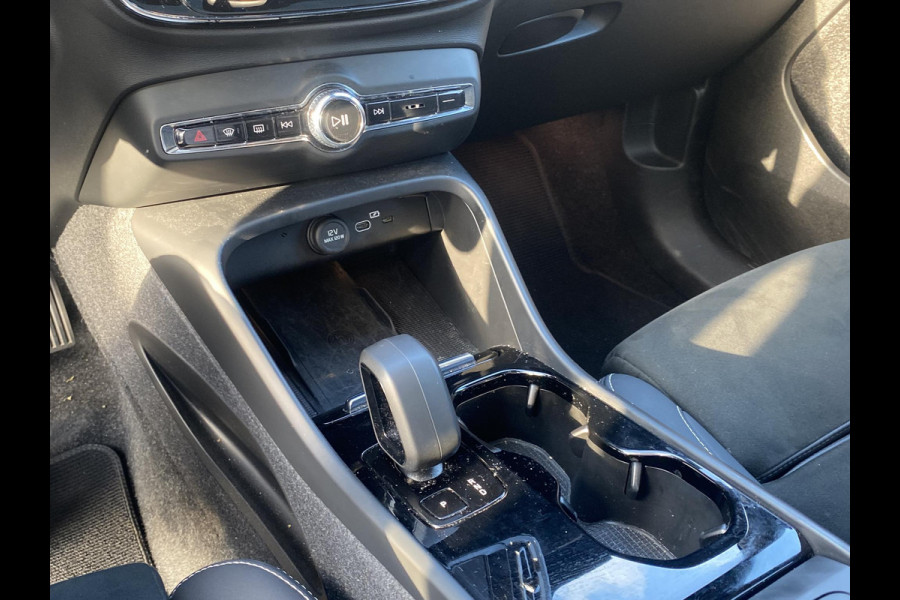 Volvo C40 Recharge Plus 69 kWh STOEL/ STUURVERW. | PANO| WARMTEPOMP| ELEK. TREKHAAK| ELEK. ACHTERKLEP| DODE HOEK|