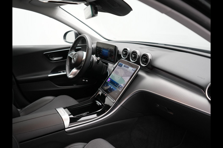 Mercedes-Benz C-Klasse Estate 300e Facelift Plug In Hybrid 313pk Dealer O.H PHEV | Trekhaak Af Fabriek | Adaptive Cruise | Burmester Soundsystem |  Digital LED | Camera | Sportstoelen Verwarmd | Sfeerverlichting | Pilot Assist | Navigatie | Virtual | DAB |
