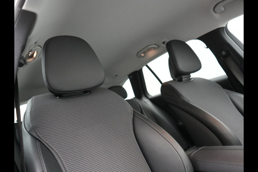 Mercedes-Benz C-Klasse Estate 300e Facelift Plug In Hybrid 313pk Dealer O.H PHEV | Trekhaak Af Fabriek | Adaptive Cruise | Burmester Soundsystem |  Digital LED | Camera | Sportstoelen Verwarmd | Sfeerverlichting | Pilot Assist | Navigatie | Virtual | DAB |