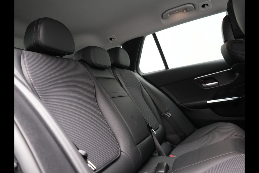Mercedes-Benz C-Klasse Estate 300e Facelift Plug In Hybrid 313pk Dealer O.H PHEV | Trekhaak Af Fabriek | Adaptive Cruise | Burmester Soundsystem |  Digital LED | Camera | Sportstoelen Verwarmd | Sfeerverlichting | Pilot Assist | Navigatie | Virtual | DAB |