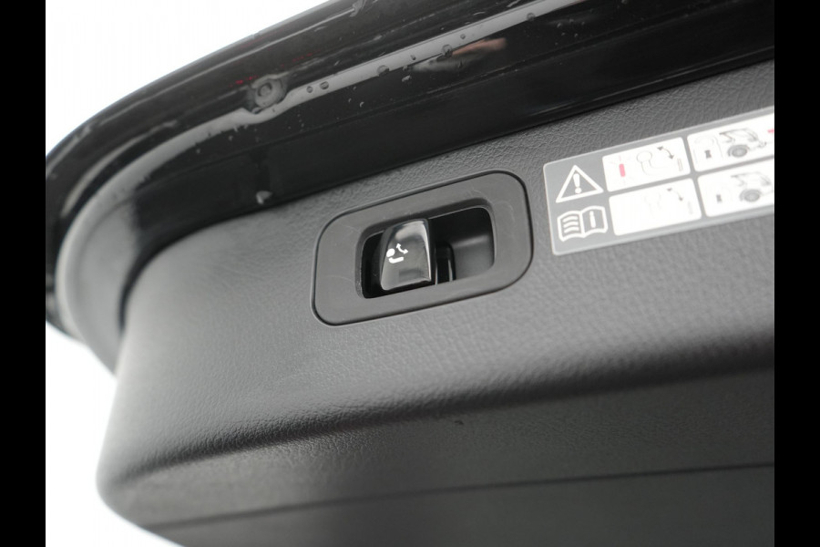 Mercedes-Benz C-Klasse Estate 300e Facelift Plug In Hybrid 313pk Dealer O.H PHEV | Trekhaak Af Fabriek | Adaptive Cruise | Burmester Soundsystem |  Digital LED | Camera | Sportstoelen Verwarmd | Sfeerverlichting | Pilot Assist | Navigatie | Virtual | DAB |