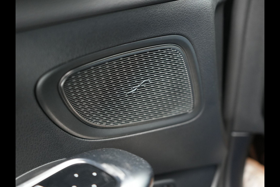 Mercedes-Benz C-Klasse Estate 300e Facelift Plug In Hybrid 313pk Dealer O.H PHEV | Trekhaak Af Fabriek | Adaptive Cruise | Burmester Soundsystem |  Digital LED | Camera | Sportstoelen Verwarmd | Sfeerverlichting | Pilot Assist | Navigatie | Virtual | DAB |