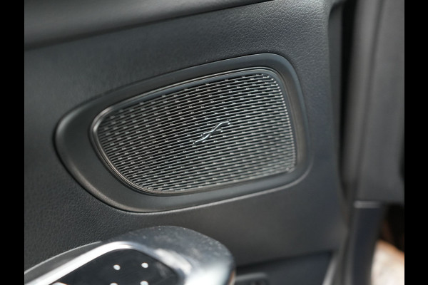 Mercedes-Benz C-Klasse Estate 300e Facelift Plug In Hybrid 313pk Dealer O.H PHEV | Trekhaak Af Fabriek | Adaptive Cruise | Burmester Soundsystem |  Digital LED | Camera | Sportstoelen Verwarmd | Sfeerverlichting | Pilot Assist | Navigatie | Virtual | DAB |