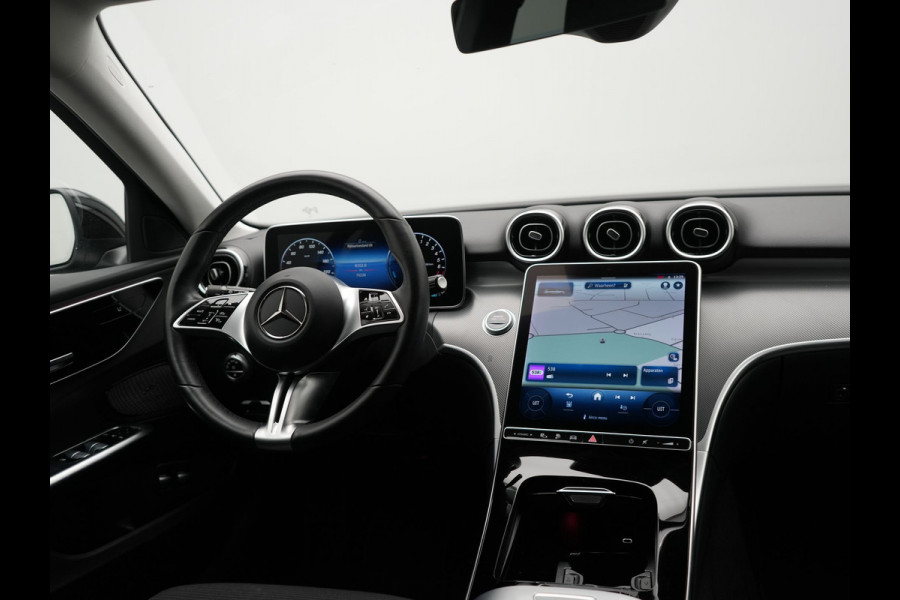 Mercedes-Benz C-Klasse Estate 300e Facelift Plug In Hybrid 313pk Dealer O.H PHEV | Trekhaak Af Fabriek | Adaptive Cruise | Burmester Soundsystem |  Digital LED | Camera | Sportstoelen Verwarmd | Sfeerverlichting | Pilot Assist | Navigatie | Virtual | DAB |