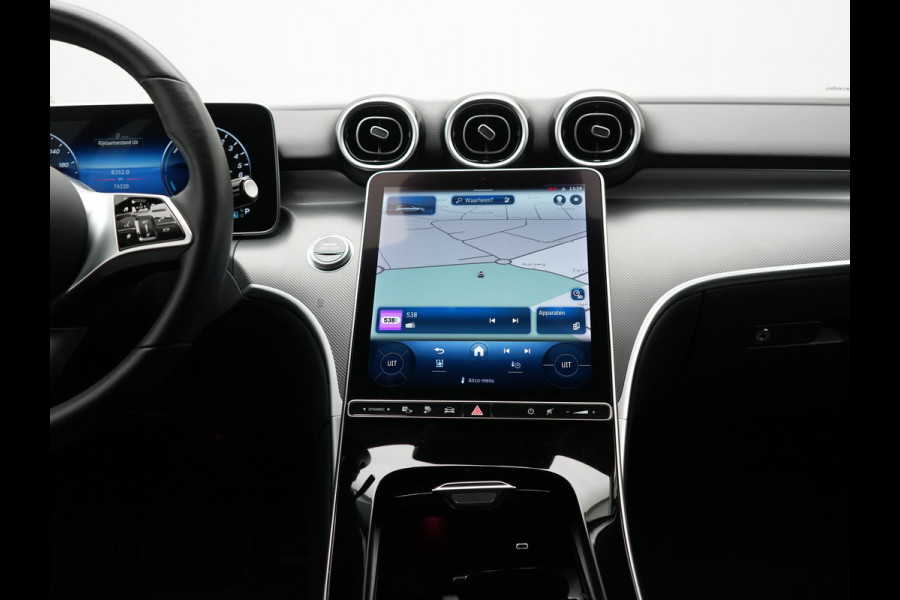 Mercedes-Benz C-Klasse Estate 300e Facelift Plug In Hybrid 313pk Dealer O.H PHEV | Trekhaak Af Fabriek | Adaptive Cruise | Burmester Soundsystem |  Digital LED | Camera | Sportstoelen Verwarmd | Sfeerverlichting | Pilot Assist | Navigatie | Virtual | DAB |