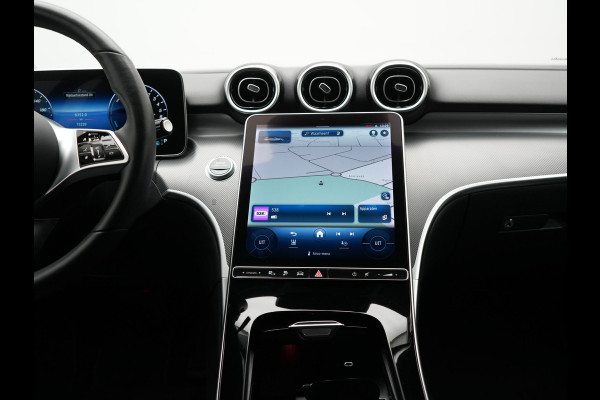 Mercedes-Benz C-Klasse Estate 300e Facelift Plug In Hybrid 313pk Dealer O.H PHEV | Trekhaak Af Fabriek | Adaptive Cruise | Burmester Soundsystem |  Digital LED | Camera | Sportstoelen Verwarmd | Sfeerverlichting | Pilot Assist | Navigatie | Virtual | DAB |