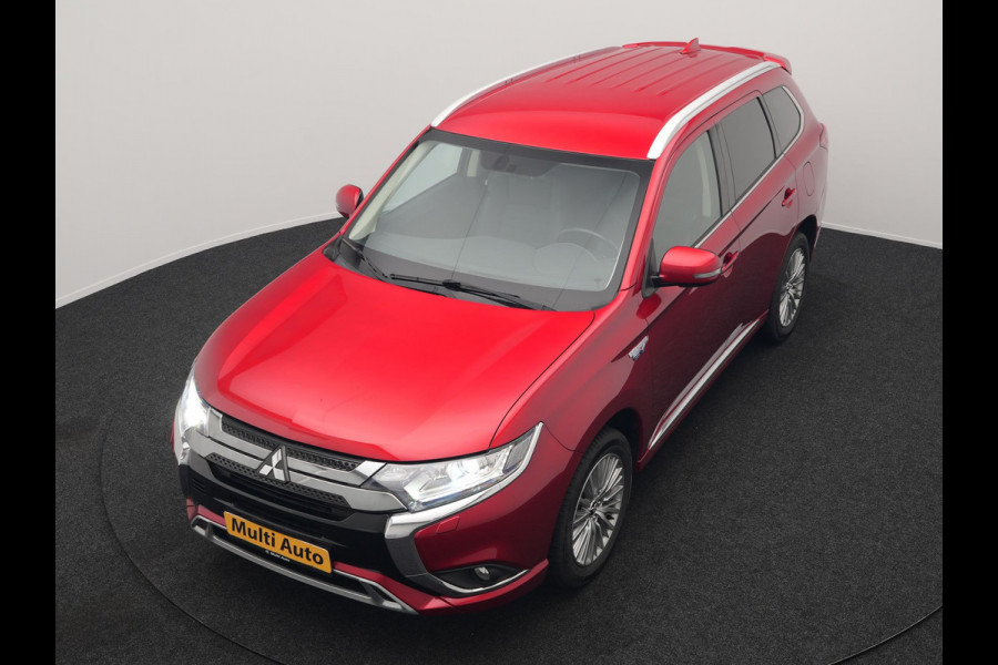 Mitsubishi Outlander 2.4 Intense Plug In Hybrid 225pk Dealer O.H. PHEV | Cruise Control | Camera | Alcantara Sporstoelen Verwarmd | Keyless | Apple Carplay | Navigatie | DAB |