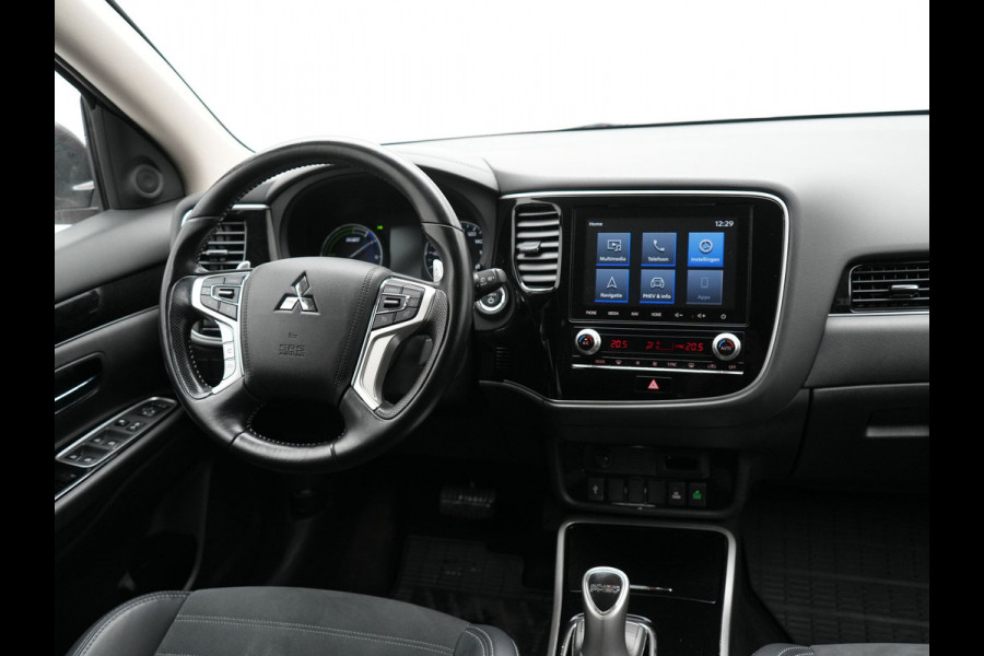 Mitsubishi Outlander 2.4 Intense Plug In Hybrid 225pk Dealer O.H. PHEV | Cruise Control | Camera | Alcantara Sporstoelen Verwarmd | Keyless | Apple Carplay | Navigatie | DAB |