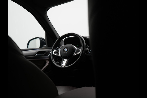 BMW X3 xDrive30e M Sport Plug In Hybrid 293pk Dealer O.H. PHEV | Trekhaak Af Fabriek | Adaptive Cruise | Camera | Apple Carplay | Lederen Sportstoelen Verwarmd | Sfeerverlichting |  Navigatie |