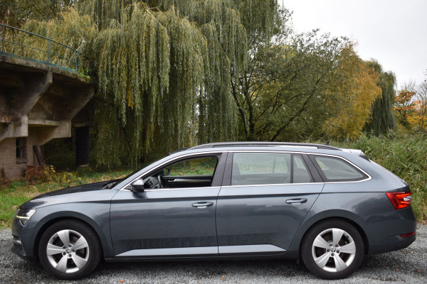 Škoda Superb Combi iV 218PK DSG HYBRID BUSINESS TREKHAAK/NAVI/VIRTUAL