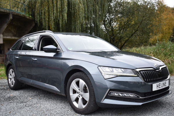 Škoda Superb Combi iV 218PK DSG HYBRID BUSINESS TREKHAAK/NAVI/VIRTUAL