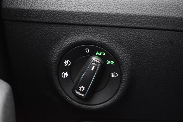 Škoda Superb Combi iV 218PK DSG HYBRID BUSINESS TREKHAAK/NAVI/VIRTUAL