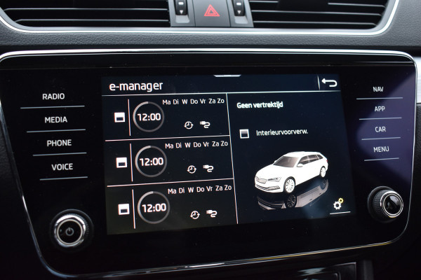 Škoda Superb Combi iV 218PK DSG HYBRID BUSINESS TREKHAAK/NAVI/VIRTUAL