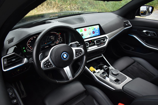 BMW 3 Serie Touring 330e 290PK M-SPORT HIGH EXECUTIVE 360-CAMERA/HEAD-UP/PANORAMADAK