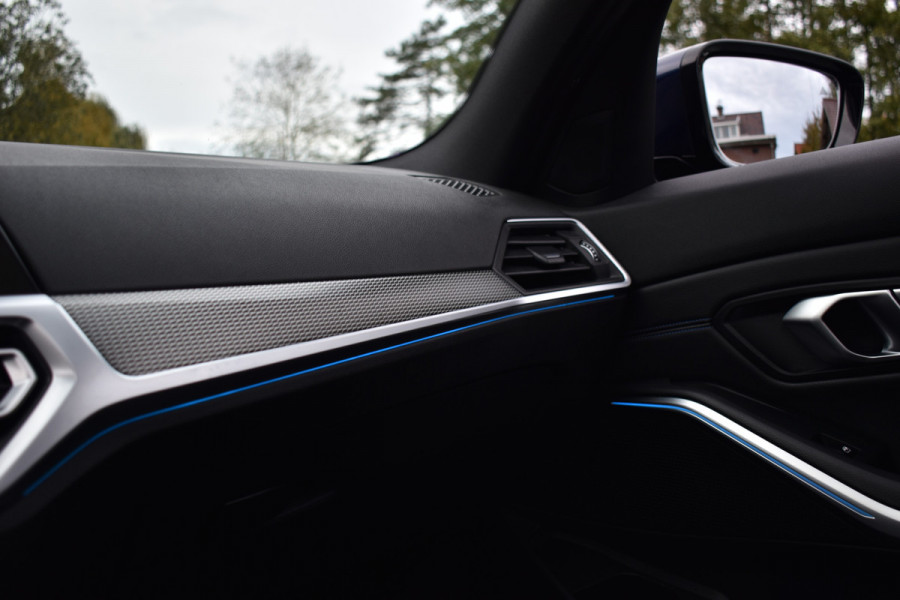 BMW 3 Serie Touring 330e 290PK M-SPORT HIGH EXECUTIVE 360-CAMERA/HEAD-UP/PANORAMADAK