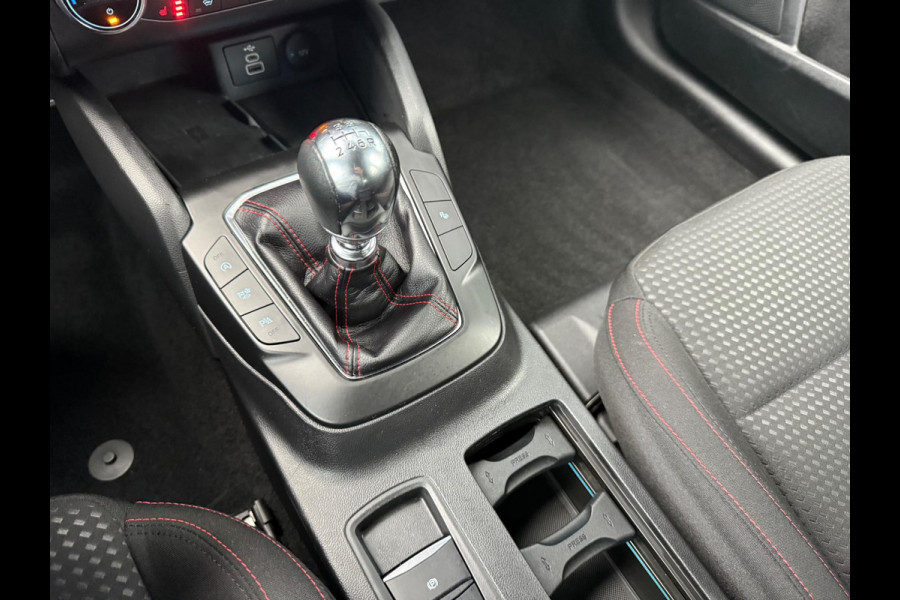 Ford FOCUS Wagon 1.0 EcoBoost Hybrid ST Line - Navi - Winterpakket - Climate - Parkeerhulp - org.NL