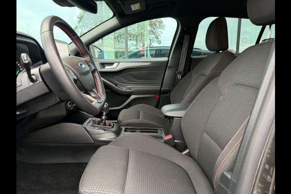 Ford FOCUS Wagon 1.0 EcoBoost Hybrid ST Line - Navi - Winterpakket - Climate - Parkeerhulp - org.NL
