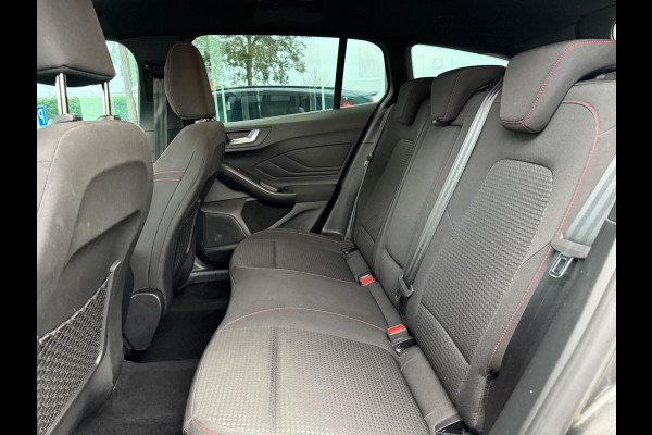 Ford FOCUS Wagon 1.0 EcoBoost Hybrid ST Line - Navi - Winterpakket - Climate - Parkeerhulp - org.NL