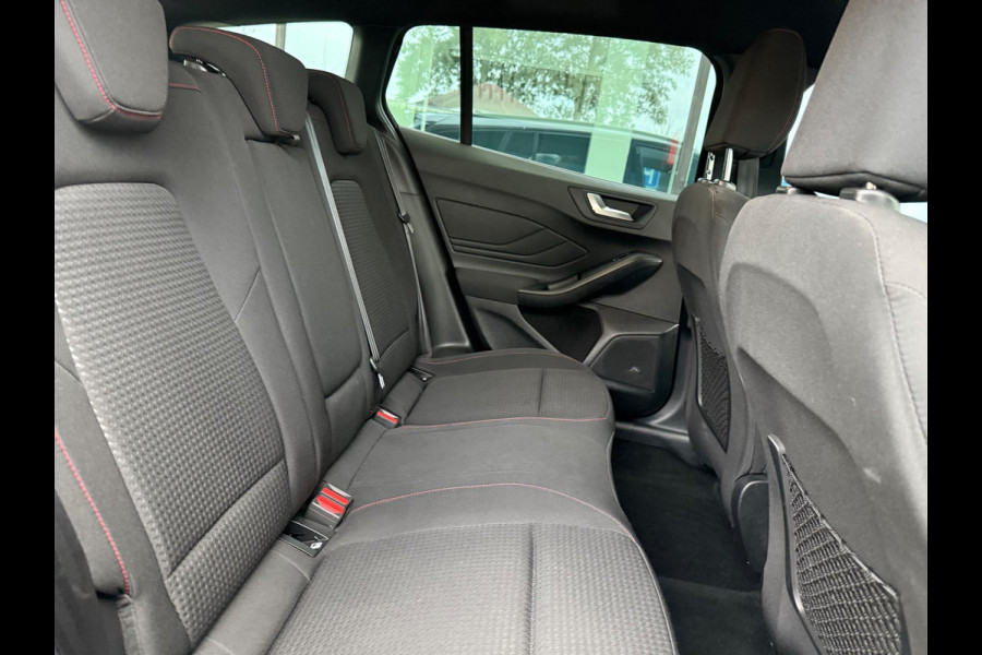 Ford FOCUS Wagon 1.0 EcoBoost Hybrid ST Line - Navi - Winterpakket - Climate - Parkeerhulp - org.NL