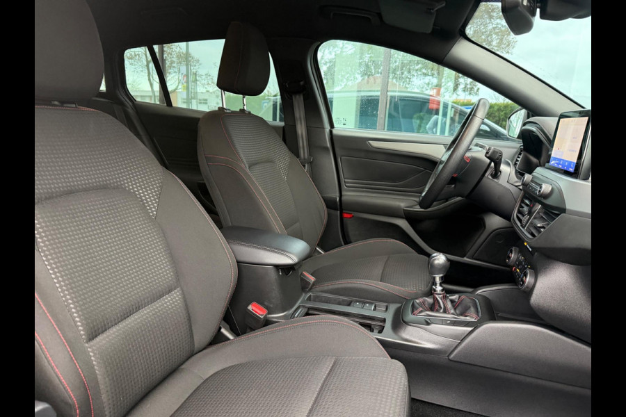 Ford FOCUS Wagon 1.0 EcoBoost Hybrid ST Line - Navi - Winterpakket - Climate - Parkeerhulp - org.NL