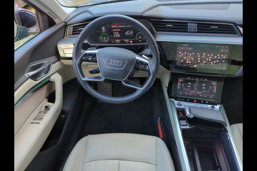 Audi e-tron 55 quattro Business edition Plus 95 kWh NL AUTO | CAMERA | PANO |