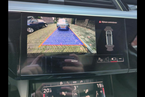 Audi e-tron 55 quattro Business edition Plus 95 kWh NL AUTO | CAMERA | PANO |