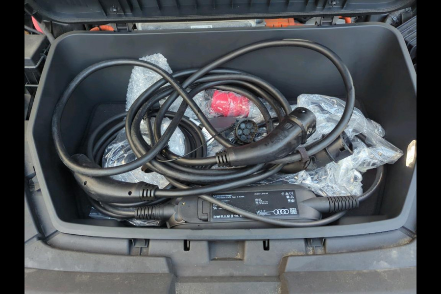 Audi e-tron 55 quattro Business edition Plus 95 kWh NL AUTO | CAMERA | PANO |