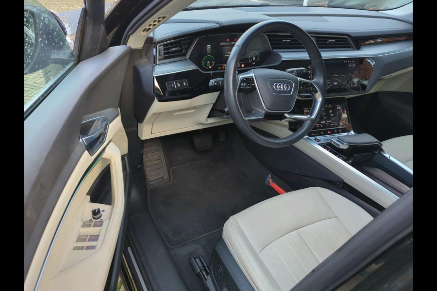 Audi e-tron 55 quattro Business edition Plus 95 kWh NL AUTO | CAMERA | PANO |