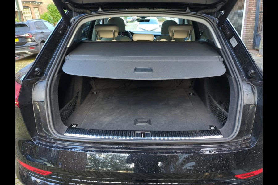 Audi e-tron 55 quattro Business edition Plus 95 kWh NL AUTO | CAMERA | PANO |