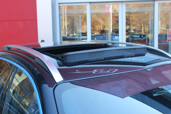 Lynk & Co 01 1.5 261PK PHEV | NIEUW MODEL! DONKERE HEMEL BEKLEDING | PANORAMA SCHUIF / KANTELDAK | INFINTY AUDIO | DODEHOEK DETECTIE | NAVIGATIE | DASHBOARD CAMERA | ELEKTRISCHE STOELVERSTELLING MET GEHEUGEN FUNCTIE | DAB+ RADIO | DRAADLOZE APPLE CARPLAY/ANDROID AUTO | DRAADLOZE TELEFOONLADER | ELEKTRISCH BEDIENBARE ACHTERKLEP | STOEL VERWARMING | 360° CAMERA | DODEHOEK DETECTIE | ZWARTE HEMEL BEKLEDING | KEYLESS ENTRY/START | 20" LICHTMETALEN VELGEN |