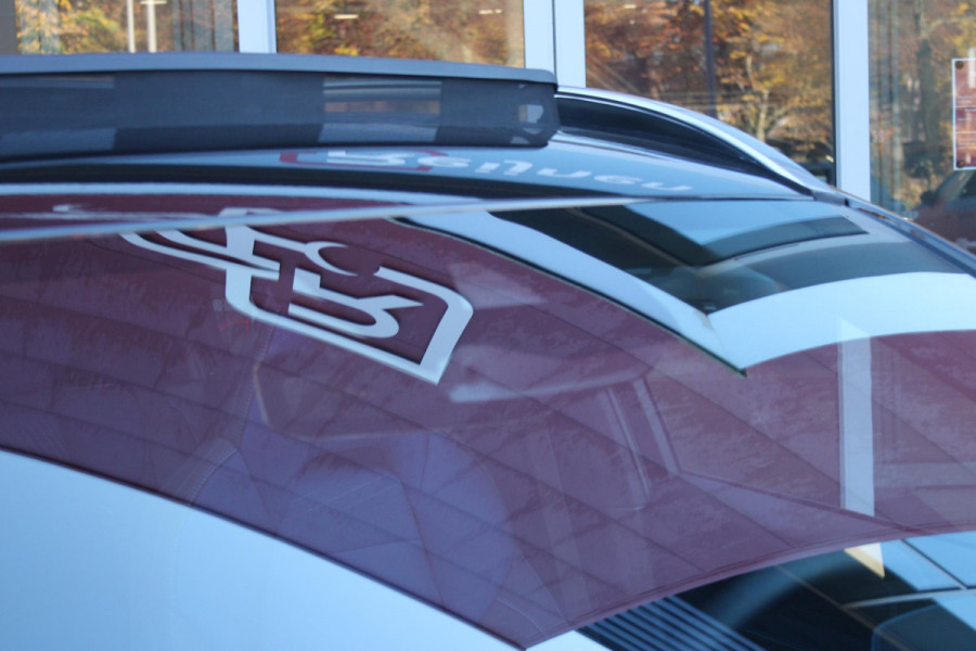 Lynk & Co 01 1.5 261PK PHEV | NIEUW MODEL! DONKERE HEMEL BEKLEDING | PANORAMA SCHUIF / KANTELDAK | INFINTY AUDIO | DODEHOEK DETECTIE | NAVIGATIE | DASHBOARD CAMERA | ELEKTRISCHE STOELVERSTELLING MET GEHEUGEN FUNCTIE | DAB+ RADIO | DRAADLOZE APPLE CARPLAY/ANDROID AUTO | DRAADLOZE TELEFOONLADER | ELEKTRISCH BEDIENBARE ACHTERKLEP | STOEL VERWARMING | 360° CAMERA | DODEHOEK DETECTIE | ZWARTE HEMEL BEKLEDING | KEYLESS ENTRY/START | 20" LICHTMETALEN VELGEN |