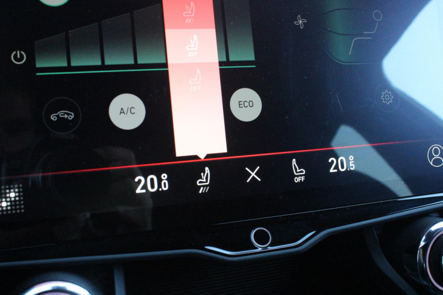 Lynk & Co 01 1.5 261PK PHEV | NIEUW MODEL! DONKERE HEMEL BEKLEDING | PANORAMA SCHUIF / KANTELDAK | INFINTY AUDIO | DODEHOEK DETECTIE | NAVIGATIE | DASHBOARD CAMERA | ELEKTRISCHE STOELVERSTELLING MET GEHEUGEN FUNCTIE | DAB+ RADIO | DRAADLOZE APPLE CARPLAY/ANDROID AUTO | DRAADLOZE TELEFOONLADER | ELEKTRISCH BEDIENBARE ACHTERKLEP | STOEL VERWARMING | 360° CAMERA | DODEHOEK DETECTIE | ZWARTE HEMEL BEKLEDING | KEYLESS ENTRY/START | 20" LICHTMETALEN VELGEN |