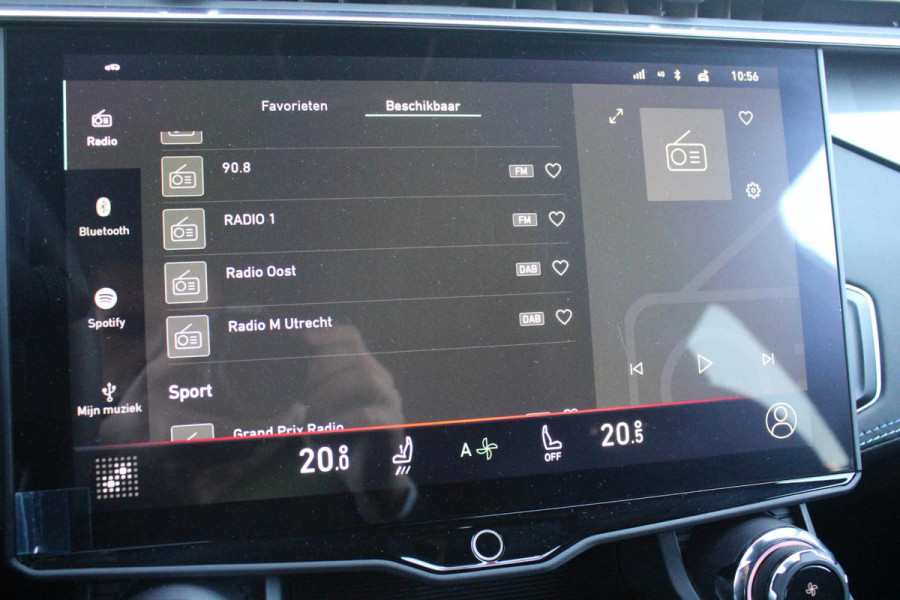 Lynk & Co 01 1.5 261PK PHEV | NIEUW MODEL! DONKERE HEMEL BEKLEDING | PANORAMA SCHUIF / KANTELDAK | INFINTY AUDIO | DODEHOEK DETECTIE | NAVIGATIE | DASHBOARD CAMERA | ELEKTRISCHE STOELVERSTELLING MET GEHEUGEN FUNCTIE | DAB+ RADIO | DRAADLOZE APPLE CARPLAY/ANDROID AUTO | DRAADLOZE TELEFOONLADER | ELEKTRISCH BEDIENBARE ACHTERKLEP | STOEL VERWARMING | 360° CAMERA | DODEHOEK DETECTIE | ZWARTE HEMEL BEKLEDING | KEYLESS ENTRY/START | 20" LICHTMETALEN VELGEN |