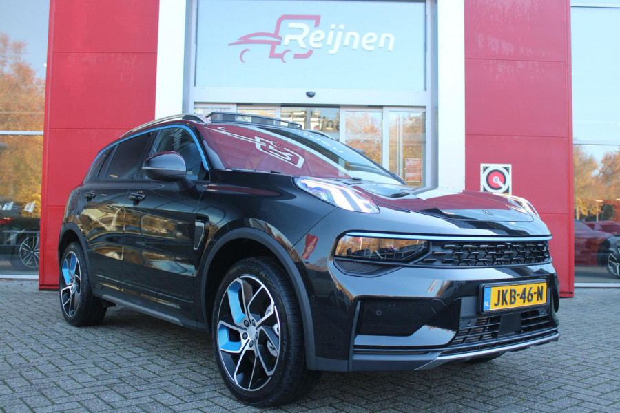 Lynk & Co 01 1.5 261PK PHEV | NIEUW MODEL! DONKERE HEMEL BEKLEDING | PANORAMA SCHUIF / KANTELDAK | INFINTY AUDIO | DODEHOEK DETECTIE | NAVIGATIE | DASHBOARD CAMERA | ELEKTRISCHE STOELVERSTELLING MET GEHEUGEN FUNCTIE | DAB+ RADIO | DRAADLOZE APPLE CARPLAY/ANDROID AUTO | DRAADLOZE TELEFOONLADER | ELEKTRISCH BEDIENBARE ACHTERKLEP | STOEL VERWARMING | 360° CAMERA | DODEHOEK DETECTIE | ZWARTE HEMEL BEKLEDING | KEYLESS ENTRY/START | 20" LICHTMETALEN VELGEN |