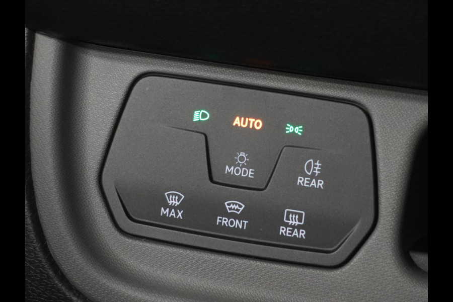 Volkswagen ID. Buzz Cargo 77 kWh 204pk Trekhaak 3zits LED Cruise control Navigatie/ Apple Carplay Achterklep