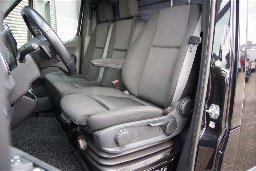 Mercedes-Benz Sprinter 319 3.0 CDI V6 L2H1 AUT. LED, TREKHAAK, ADAPT. CRUISE, STANDKACHEL, MBUX 10'', CAMERA, NAVI, CLIMA