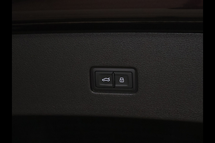 Audi Q8 55 TFSI e quattro Pro Line Plus [SCHUIFKANTELDAK, MEMORY SEATS, ADAPTIVE CRUISE CONTROL, PDC V+A, CAMERA, BANG & OLUFSEN, APPLE CARPLAY, ANDROID AUTO, NIEUWSTAAT]