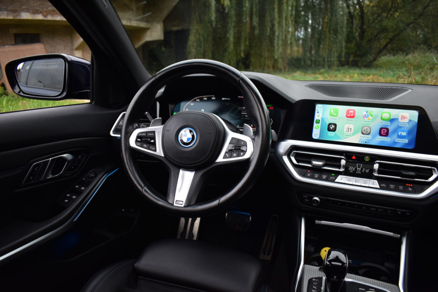 BMW 3 Serie Touring 330e 290PK M-SPORT HIGH EXECUTIVE 360-CAMERA/HEAD-UP/PANORAMADAK