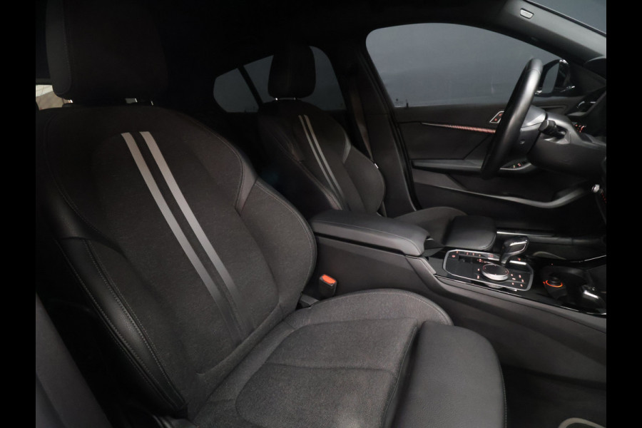 BMW 1-serie 118i M Sport [M SPORT, APPLE CARPLAY, ANDROID AUTO, SPORTSTOELEN, CRUISE CONTROL, SPORTSTOELEN, NIEUWSTAAT]