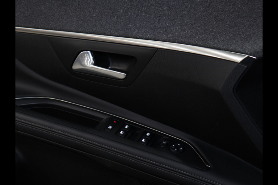 Peugeot 5008 1.2 PureTech Allure [APPLE CARPLAY, PARKEERSENSOREN, SPORTSTOELEN, WIRELESS CHARGING, 19 INCH VELGEN, GETINTE ACHTERRUITEN, NIEUWSTAAT]
