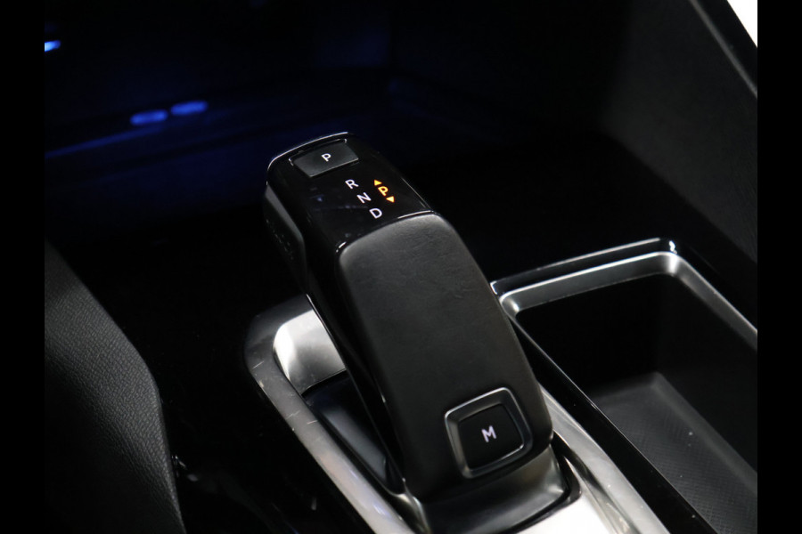 Peugeot 5008 1.2 PureTech Allure [APPLE CARPLAY, PARKEERSENSOREN, SPORTSTOELEN, WIRELESS CHARGING, 19 INCH VELGEN, GETINTE ACHTERRUITEN, NIEUWSTAAT]