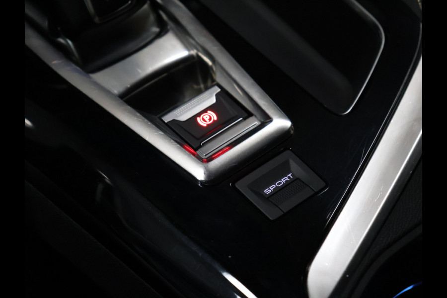 Peugeot 5008 1.2 PureTech Allure [APPLE CARPLAY, PARKEERSENSOREN, SPORTSTOELEN, WIRELESS CHARGING, 19 INCH VELGEN, GETINTE ACHTERRUITEN, NIEUWSTAAT]