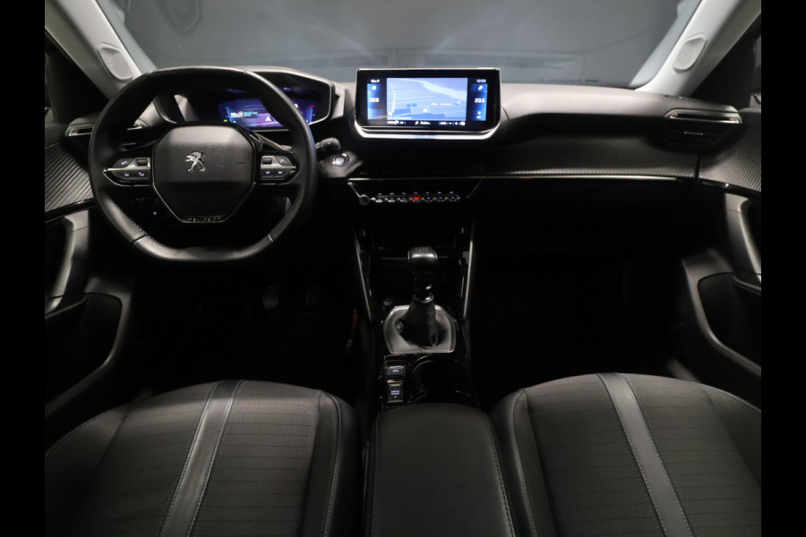 Peugeot 2008 1.2 PureTech Blue Lease Allure [APPLE CARPLAY, TREKHAAK, ACHTERUITRIJCAMERA, SPRAAKBEDIENING, RIJSTROOKSENSOR, GETINTE ACHTERRUITEN, NIEUWSTAAT]
