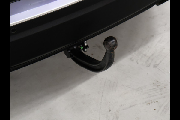 Peugeot 2008 1.2 PureTech Blue Lease Allure [APPLE CARPLAY, TREKHAAK, ACHTERUITRIJCAMERA, SPRAAKBEDIENING, RIJSTROOKSENSOR, GETINTE ACHTERRUITEN, NIEUWSTAAT]