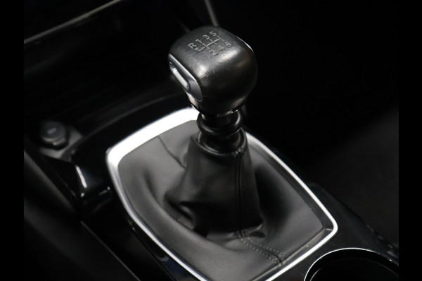 Peugeot 2008 1.2 PureTech Blue Lease Allure [APPLE CARPLAY, TREKHAAK, ACHTERUITRIJCAMERA, SPRAAKBEDIENING, RIJSTROOKSENSOR, GETINTE ACHTERRUITEN, NIEUWSTAAT]