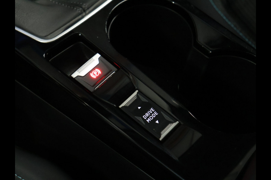 Peugeot 2008 1.2 PureTech Blue Lease Allure [APPLE CARPLAY, TREKHAAK, ACHTERUITRIJCAMERA, SPRAAKBEDIENING, RIJSTROOKSENSOR, GETINTE ACHTERRUITEN, NIEUWSTAAT]