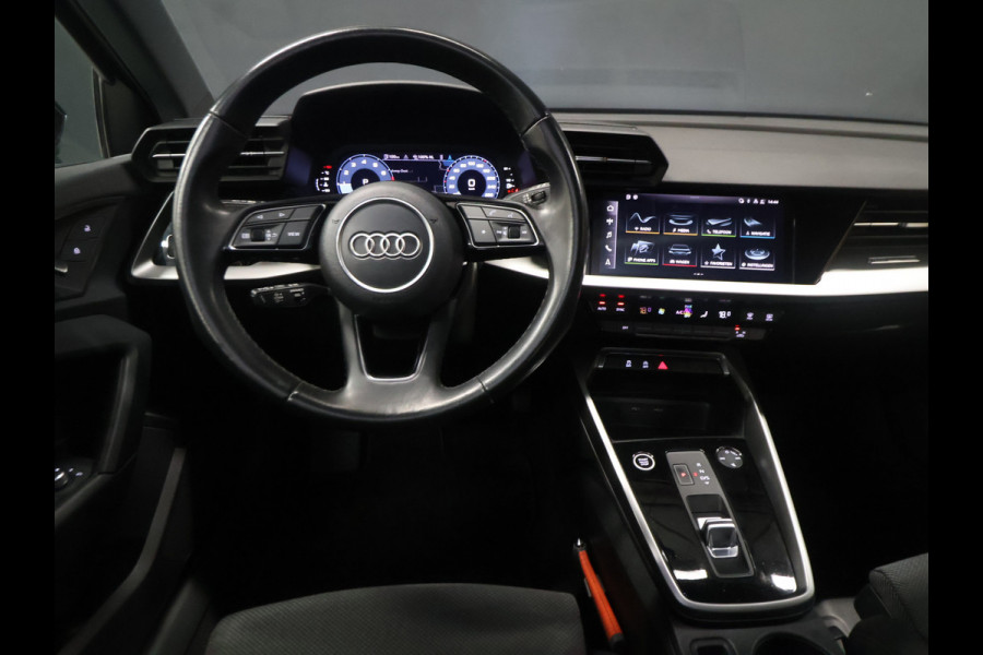Audi A3 Sportback 30 TFSI Sport [PANORAMADAK, APPLE CARPLAY, VERKEERSBORDDETECTIE, DIGITAL DASHBOARD,NIEUWSTAAT]